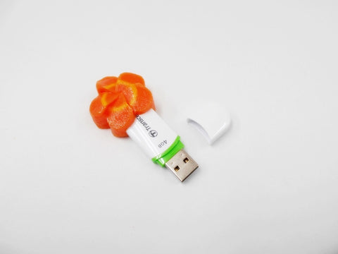 Flower-Shaped Carrot Ver. 2 USB Flash Drive (16GB)