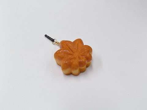 Momiji Manju (Maple Leaf-Shaped Steamed Bun) (small) Headphone Jack Plug