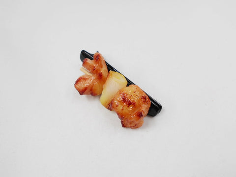 Yakitori Negima (Grilled Chicken with Green Onions) (small) Hair Clip