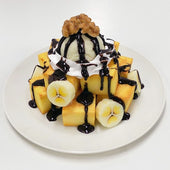 French Toast Topped With Bananas & Chocolate Sauce Replica - Fake Food Japan