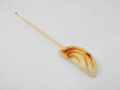 Grilled Onion Ear Pick